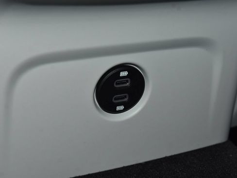 Used 2023 Porsche Macan Turbo AWD/4WD image 22