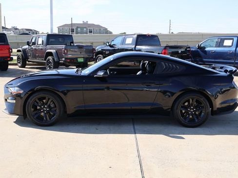 Used 2020 Ford Mustang Premium image 4