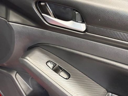 Used 2025 Nissan Altima 2.5 SV image 22