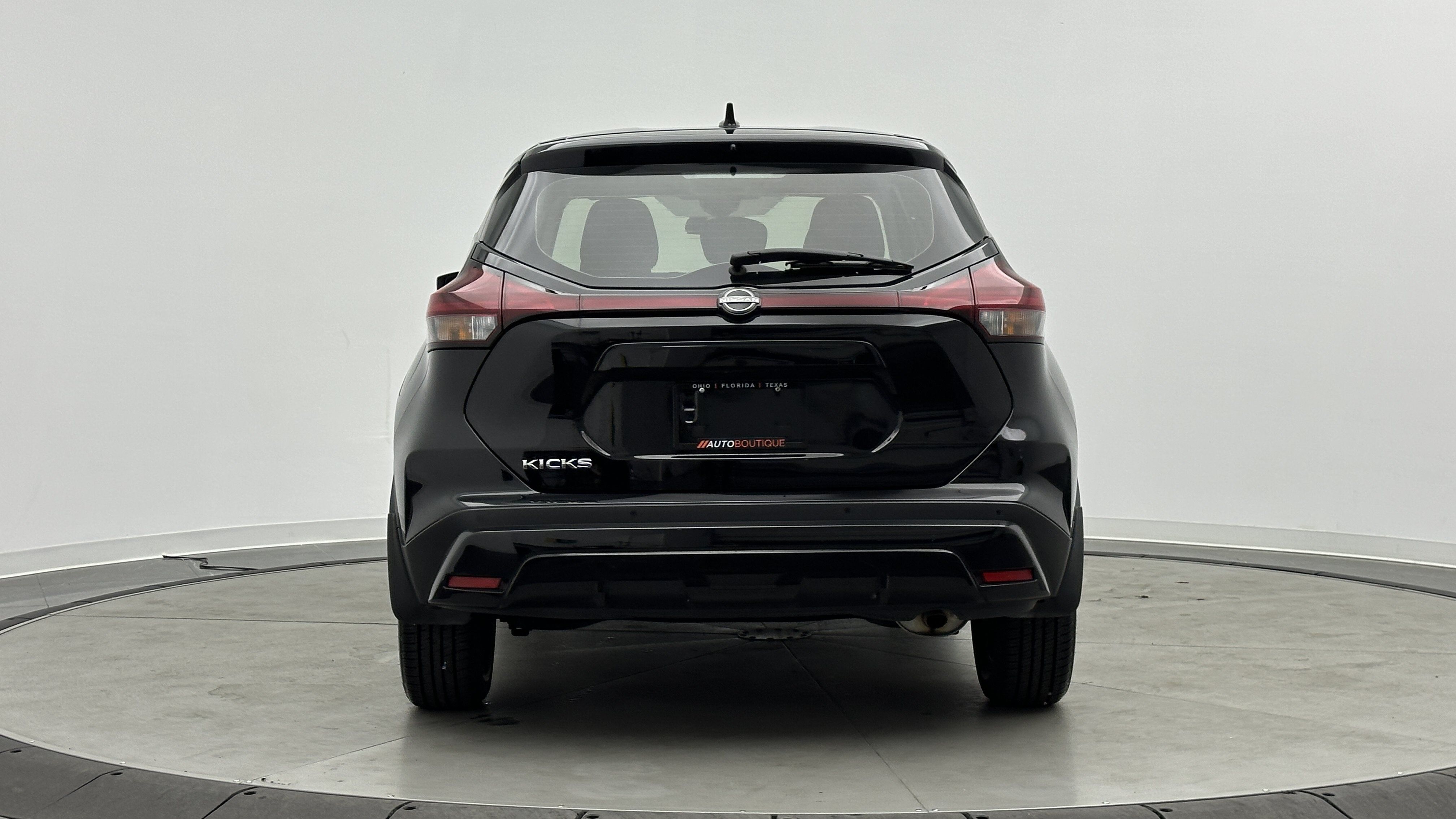 Used 2024 Nissan Kicks S FWD image 5