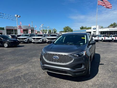 Used 2024 Ford Edge SEL AWD/4WD image 3