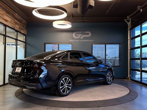 Used 2024 Volkswagen Jetta Sport image 3