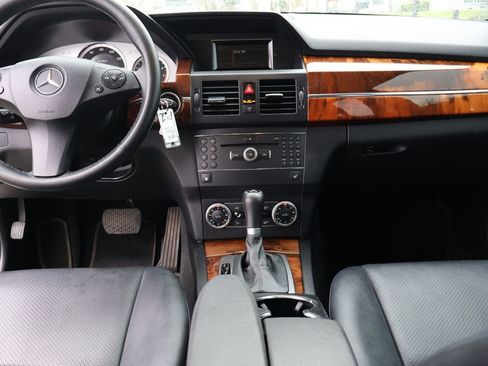 Used 2010 Mercedes-Benz GLK 350 4MATIC image 23