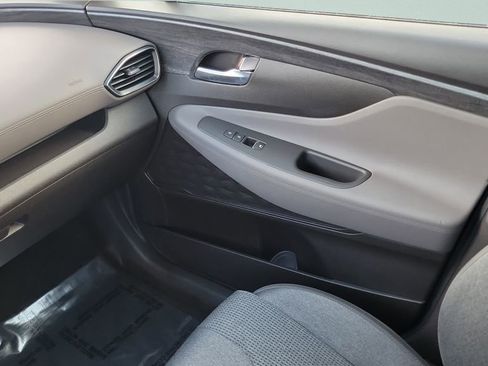 Used 2020 Hyundai Santa Fe SE FWD image 15
