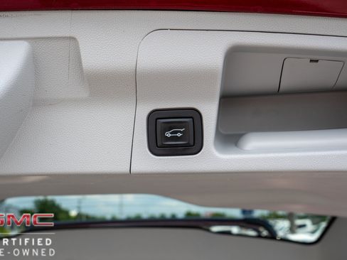 Used 2020 GMC Acadia SLT w/ Premium Package FWD image 36