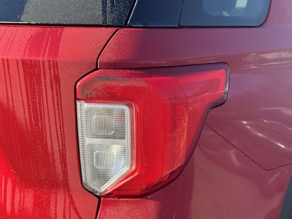 Used 2023 Ford Explorer XLT w/ Equipment Group 202A AWD/4WD image 10