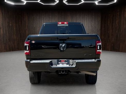 Used 2020 RAM 2500 Limited w/ Black Appearance Package AWD/4WD image 7