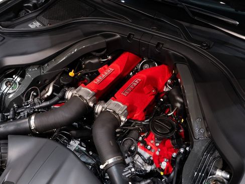 Certified 2022 Ferrari Portofino M image 19