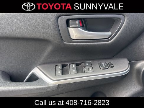 Used 2015 Toyota Camry SE FWD image 15