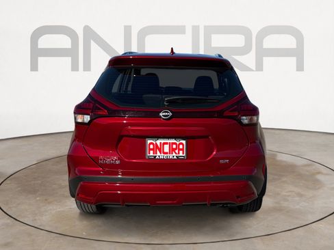 Used 2023 Nissan Kicks SR image 11