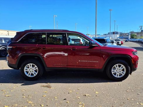 Used 2023 Jeep Grand Cherokee Laredo w/ Luxury Tech Group I image 4