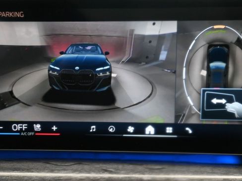 Used 2023 BMW i7 xDrive60 w/ Executive Package 2 image 16