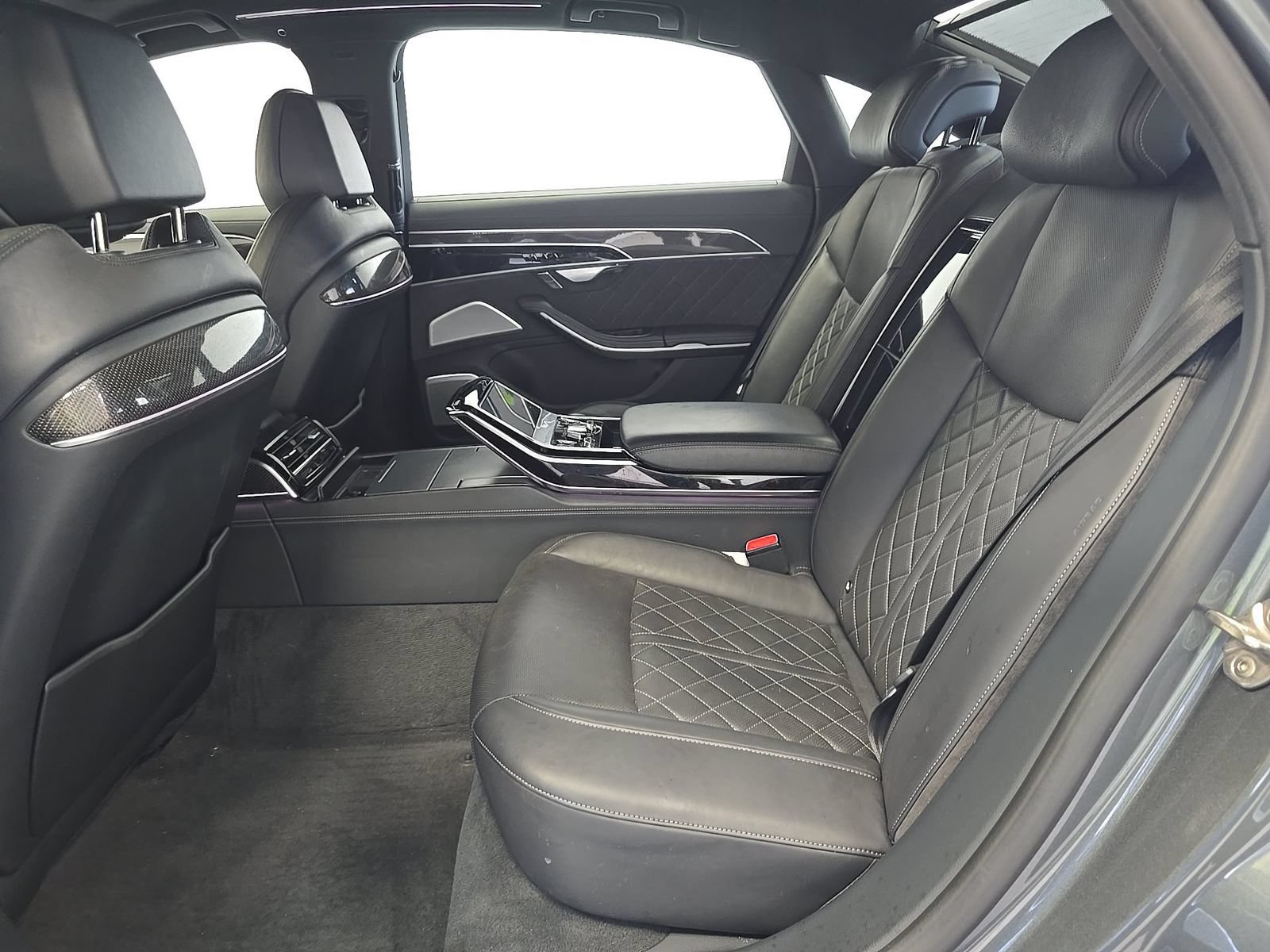 Used 2023 Audi S8 AWD/4WD image 9