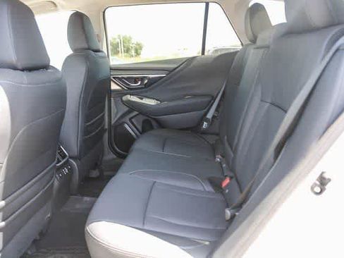 Used 2025 Subaru Outback Limited AWD/4WD image 18