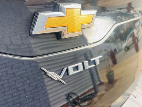 Used 2017 Chevrolet Volt LT w/ Comfort Package image 17