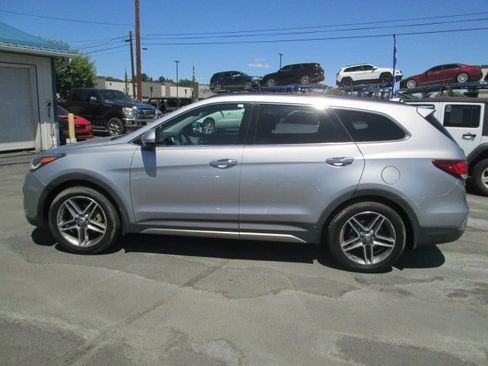Used 2017 Hyundai Santa Fe Limited AWD/4WD image 2