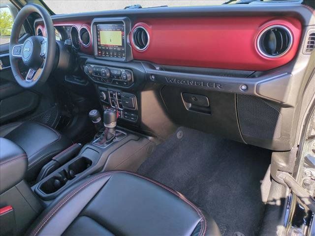 Used 2023 Jeep Wrangler Unlimited Rubicon w/ Cold Weather Group AWD/4WD image 22