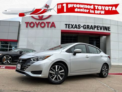 Used 2025 Nissan Versa SV FWD image 1