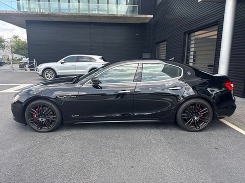Used 2019 Maserati Ghibli GranSport RWD image 2