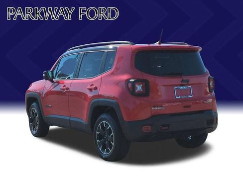 Used 2023 Jeep Renegade Trailhawk AWD/4WD image 3