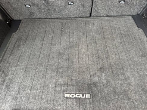 Used 2023 Nissan Rogue SV image 18