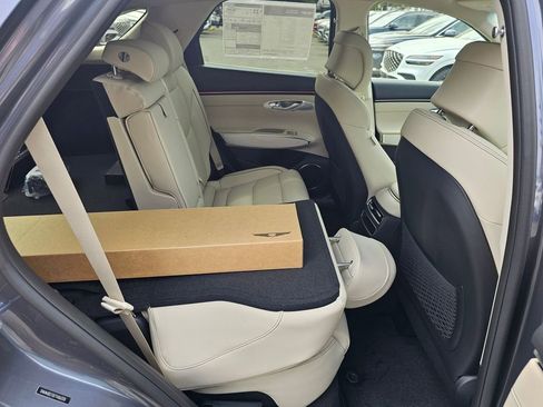 New 2026 Genesis GV70 2.5T Advanced image 27