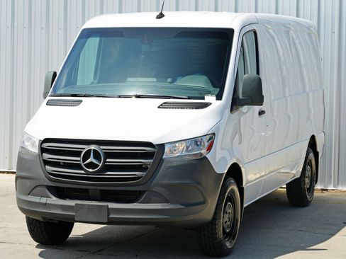 Used 2019 Mercedes-Benz Sprinter 1500 w/ Front Bench Seat Package image 32