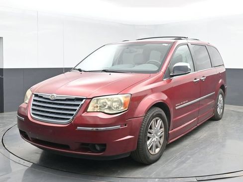 Used 2010 Chrysler Town & Country Limited FWD image 5