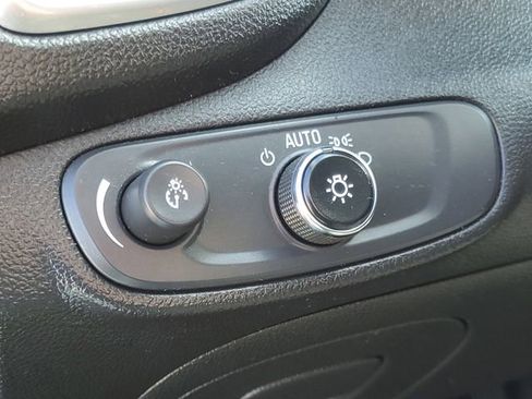 Used 2021 Chevrolet Trax LS w/ Tint and Cruise Package image 13