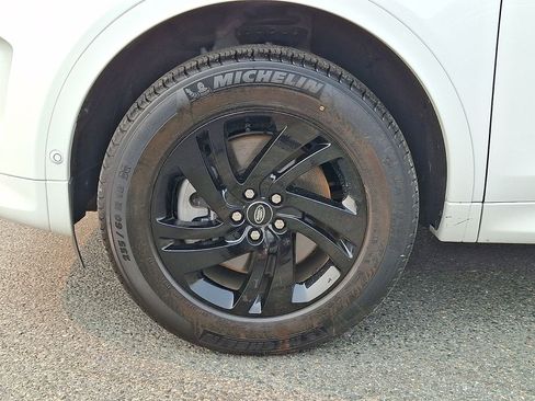 Certified 2025 Land Rover Discovery Sport S AWD/4WD image 16