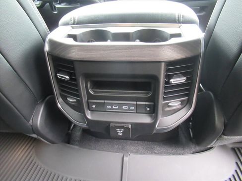 New 2026 RAM 1500 Laramie AWD/4WD image 34