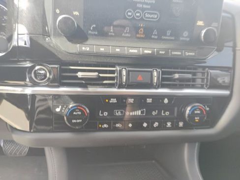 Used 2023 Nissan Pathfinder SL image 23