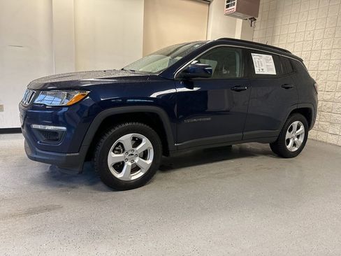 Used 2019 Jeep Compass Latitude w/ Cold Weather Group AWD/4WD image 34