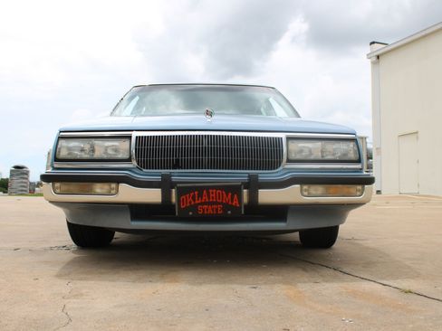 Used 1990 Buick Le Sabre Custom FWD image 39