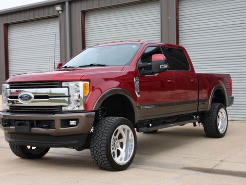 Used 2017 Ford F250 King Ranch w/ FX4 Off-Road Package image 8