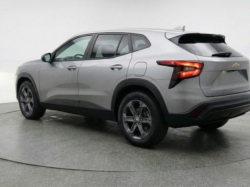 Used 2025 Chevrolet Blazer LT FWD image 6