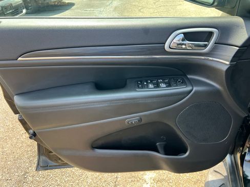 Used 2019 Jeep Grand Cherokee Limited w/ Luxury Group II AWD/4WD image 19