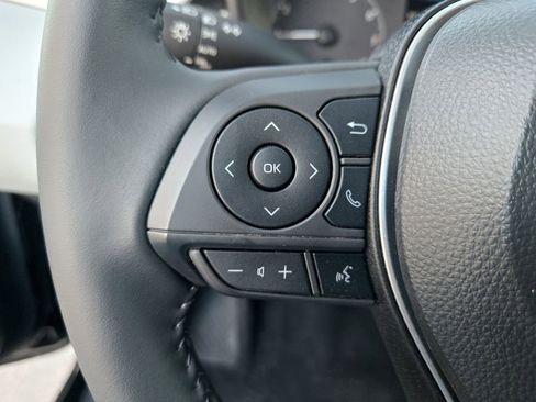 Used 2025 Toyota Corolla SE image 15