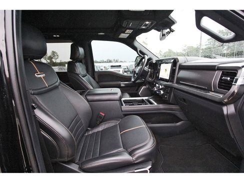 Used 2024 Ford F450 Platinum w/ FX4 Off-Road Package image 27