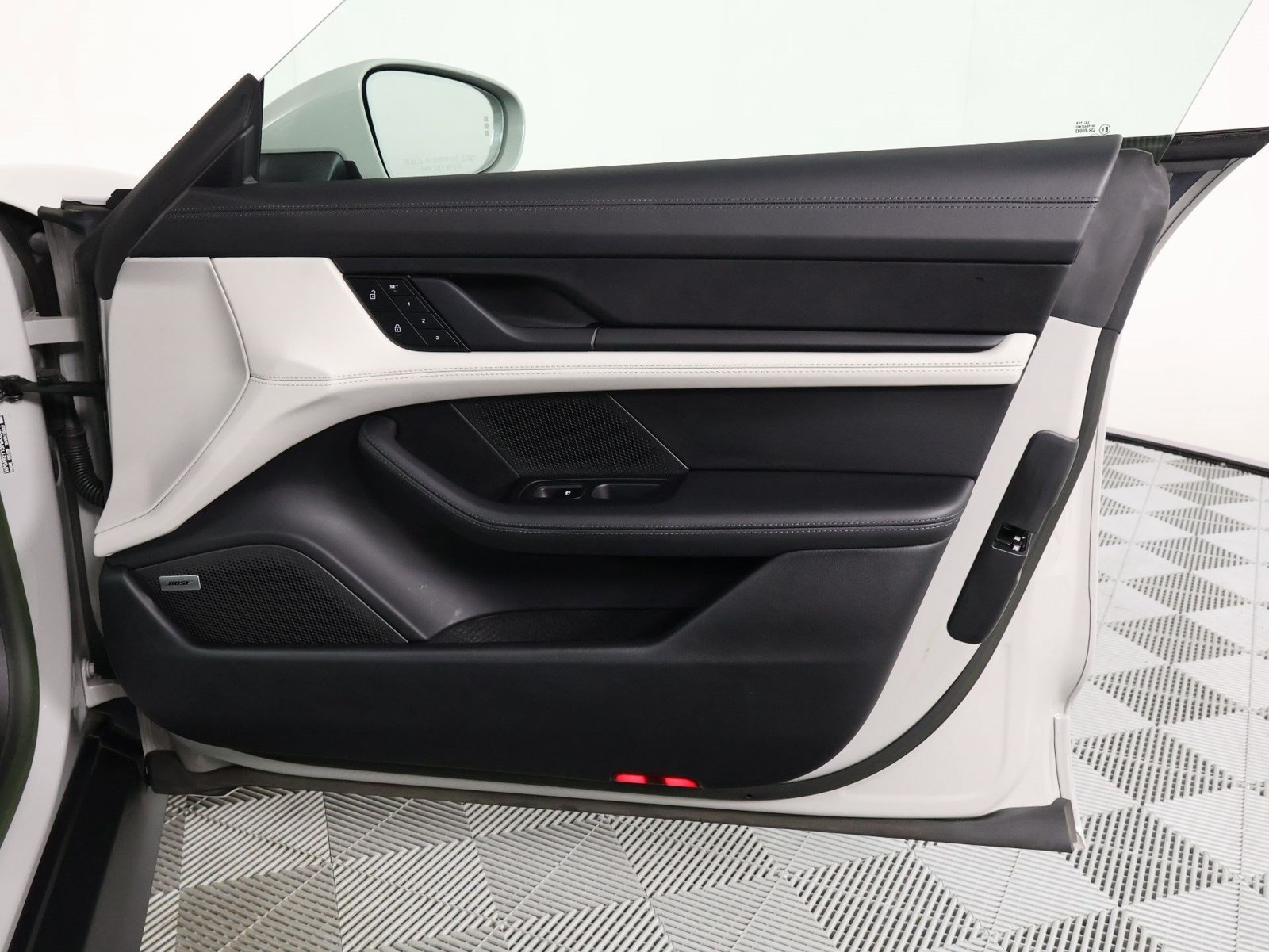 Certified 2023 Porsche Taycan 4S AWD/4WD image 23