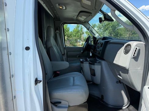 Used 2024 Ford E-350 and Econoline 350 Super Duty w/ Driver's Safety Package RWD image 19