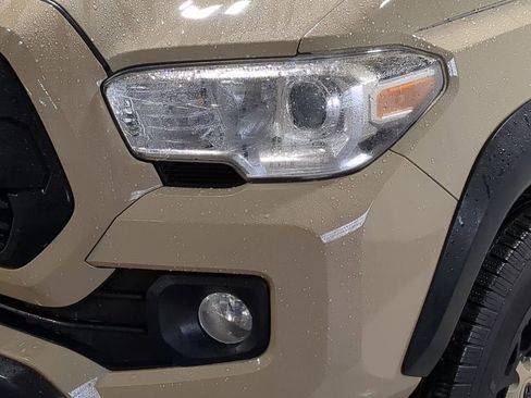 Used 2019 Toyota Tacoma SR5 image 18