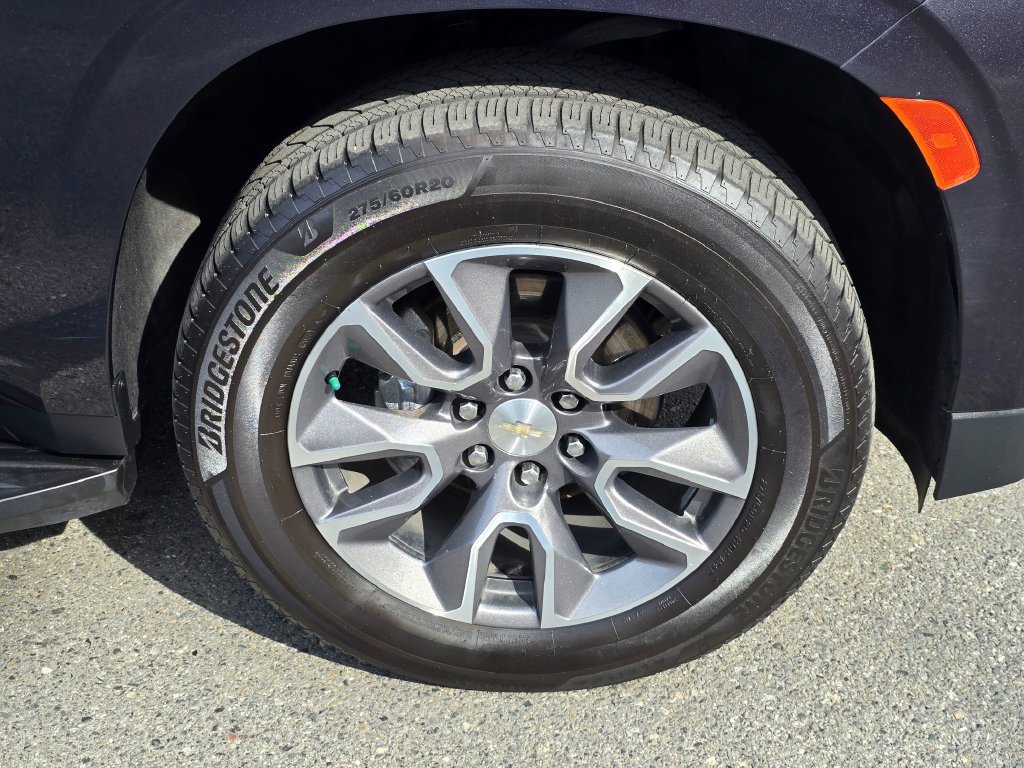 Used 2022 Chevrolet Suburban LT w/ Luxury Package AWD/4WD image 9