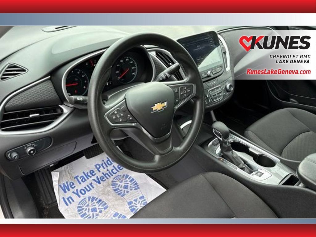 Used 2025 Chevrolet Malibu LT FWD image 25
