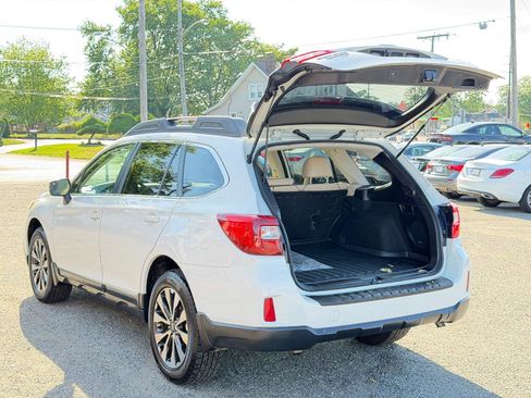 Used 2016 Subaru Outback 3.6R Limited AWD/4WD image 36