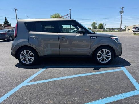 Used 2014 Kia Soul + w/ Primo Package FWD image 10