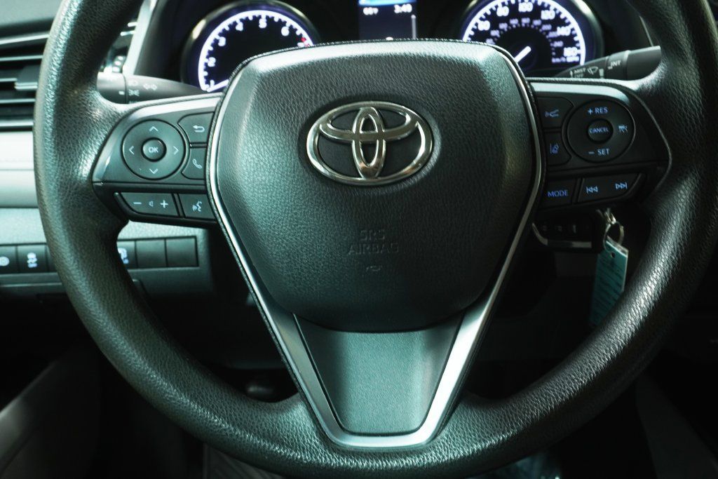 Used 2020 Toyota Camry LE FWD image 15