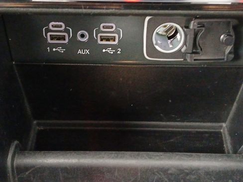 Used 2024 Jeep Grand Cherokee Laredo RWD image 6