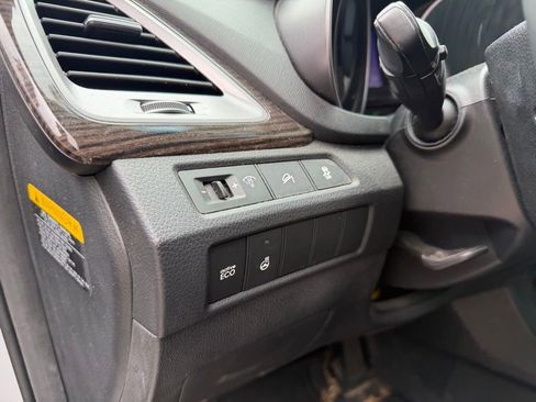 Used 2013 Hyundai Santa Fe GLS FWD image 17