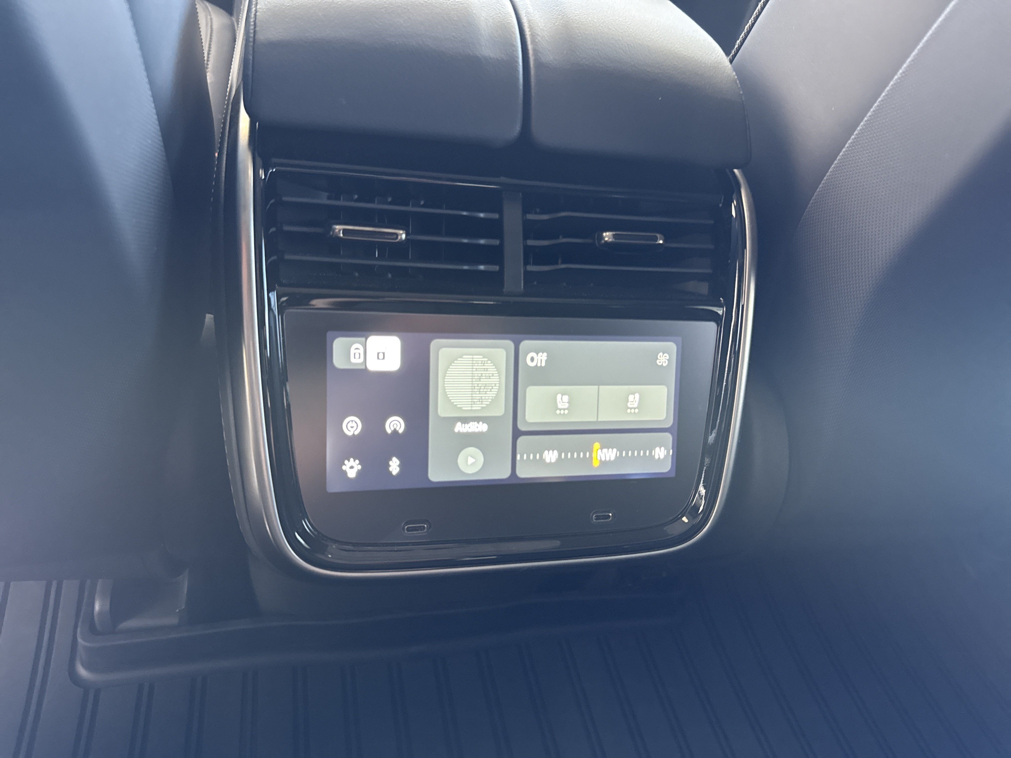 Used 2025 Rivian R1T Adventure Dual AWD/4WD image 30
